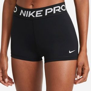 SMALL NIKE 3” Shorts Black